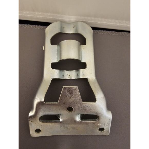 Vintage Valley Forge Steel Angled Wall Mount 3/4" Bracket Flag Pole Holder - USA - Picture 4 of 6